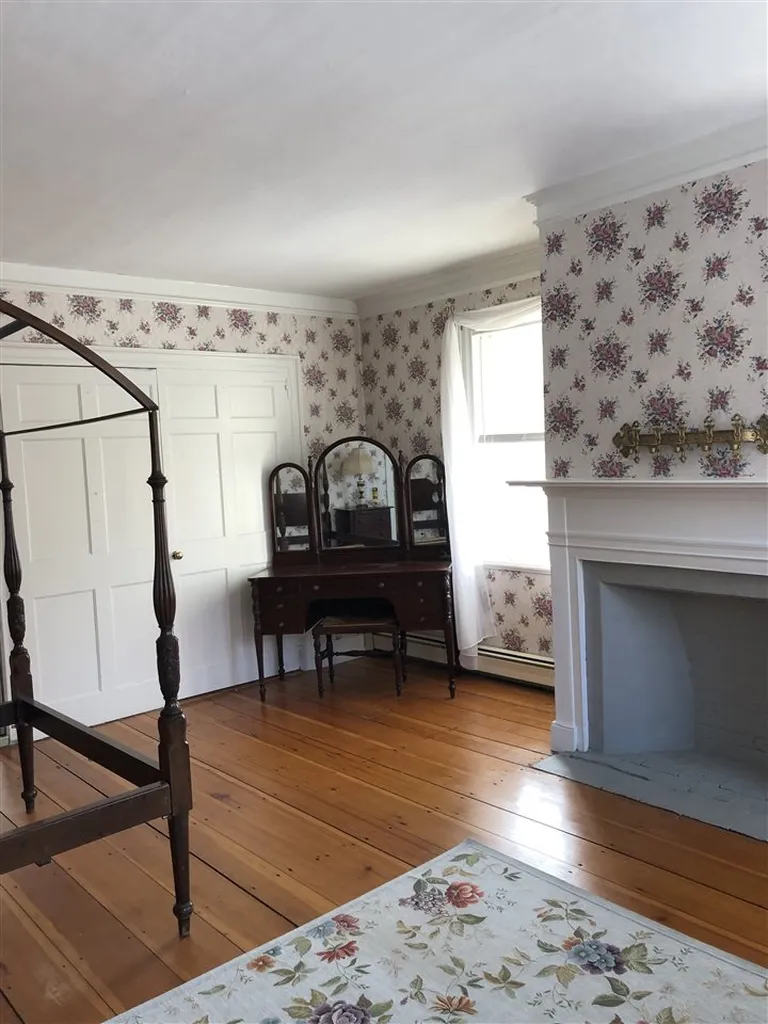 38 Exeter Road Epping NH 03042