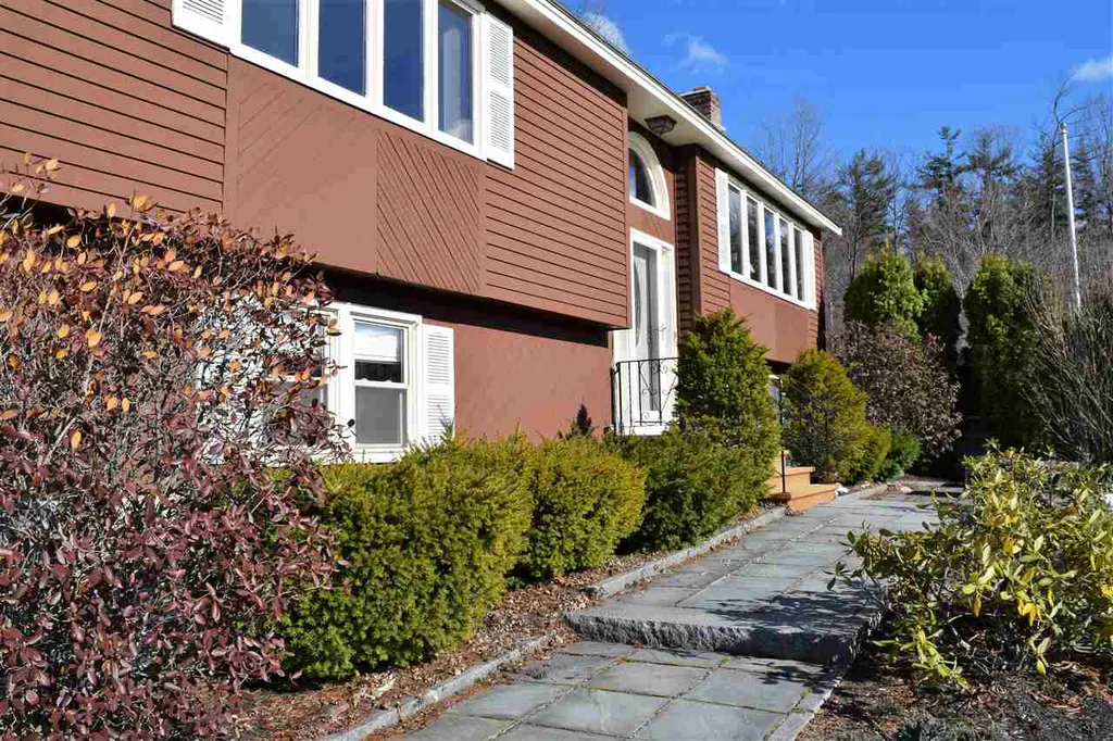 6 Roberts Road Rochester NH 03867