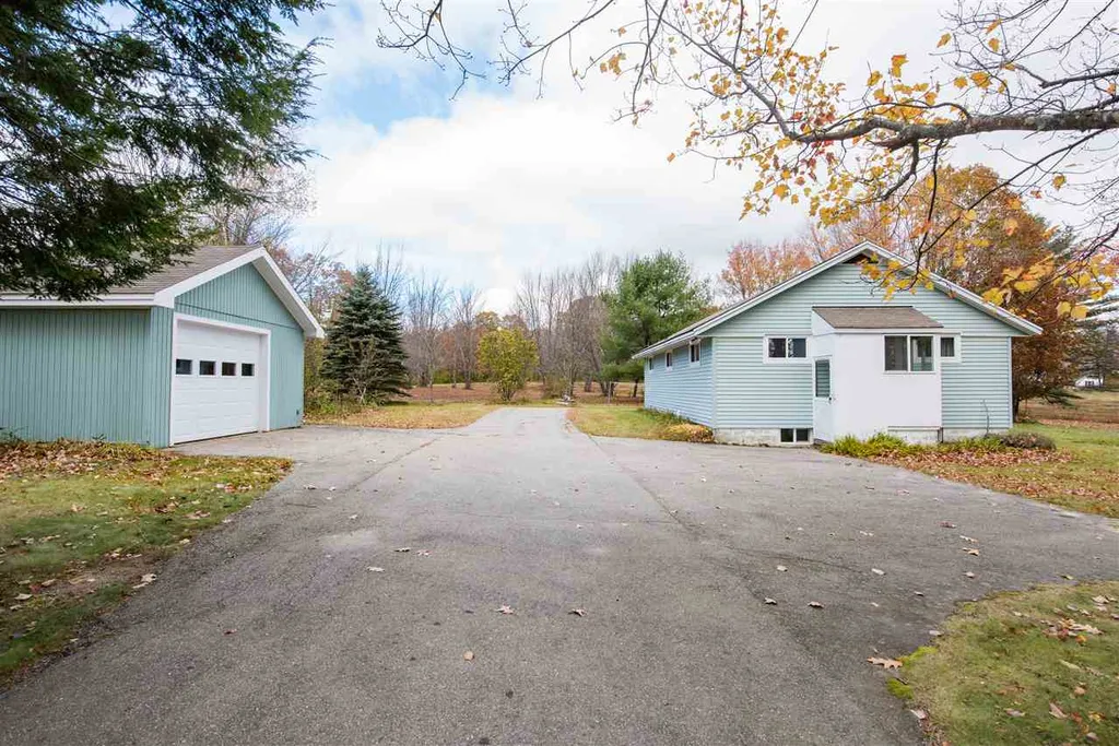 42 Dudley Road Alton NH 03809