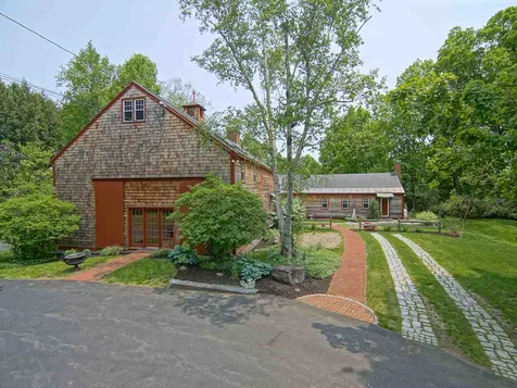 17 Newfields Road Exeter NH 03833