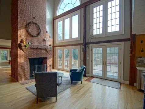 17 Newfields Road Exeter NH 03833