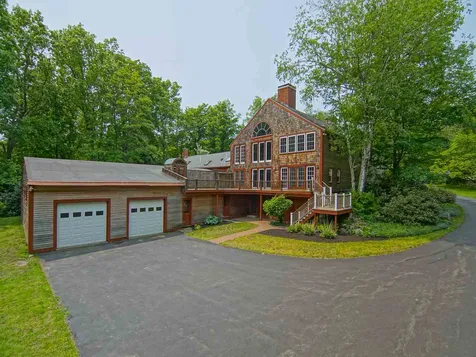 17 Newfields Road Exeter NH 03833