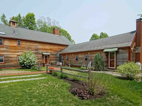 17 Newfields Road Exeter NH 03833
