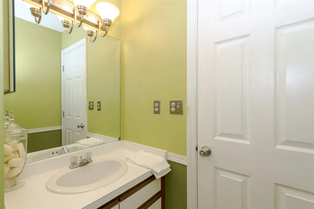 2 Staysail Way Portsmouth NH 03801
