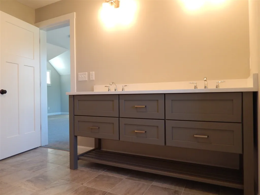 15 Lovering Road North Hampton NH 03864