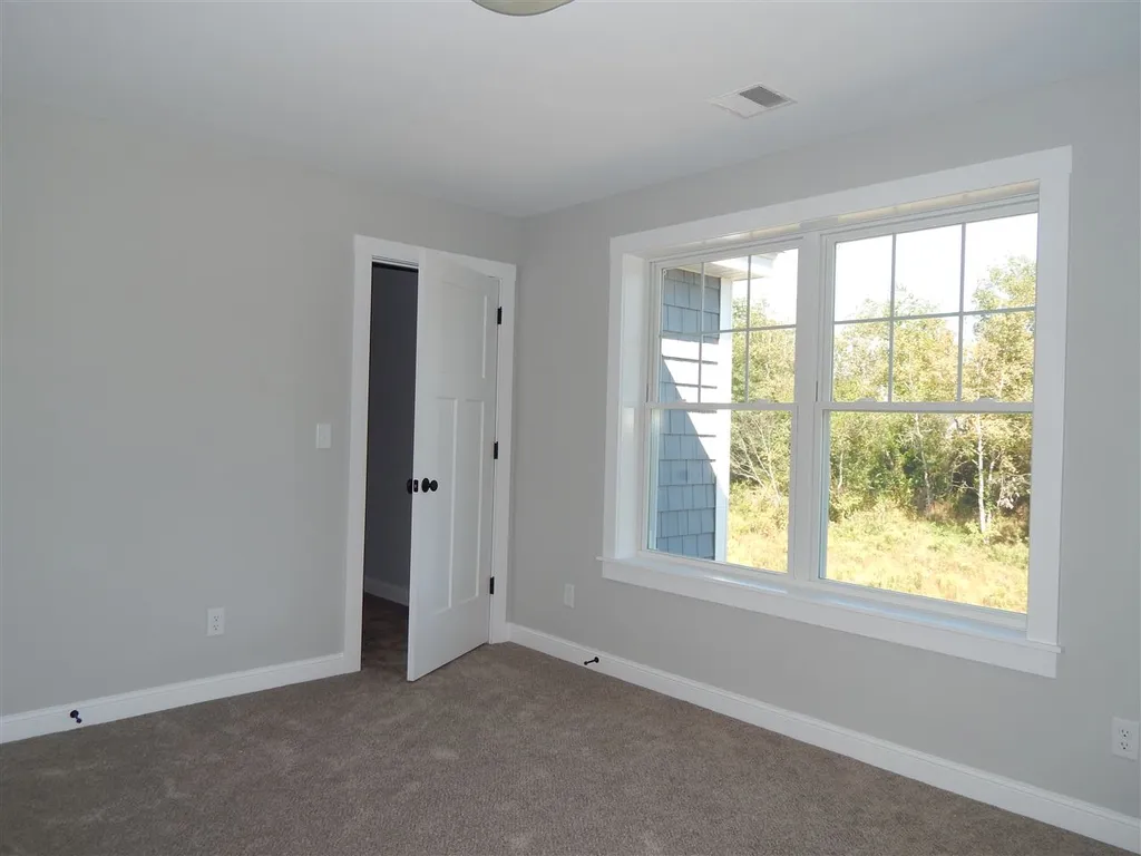 15 Lovering Road North Hampton NH 03864