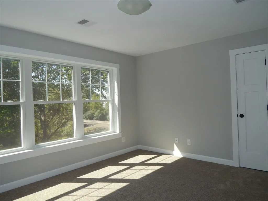 15 Lovering Road North Hampton NH 03864