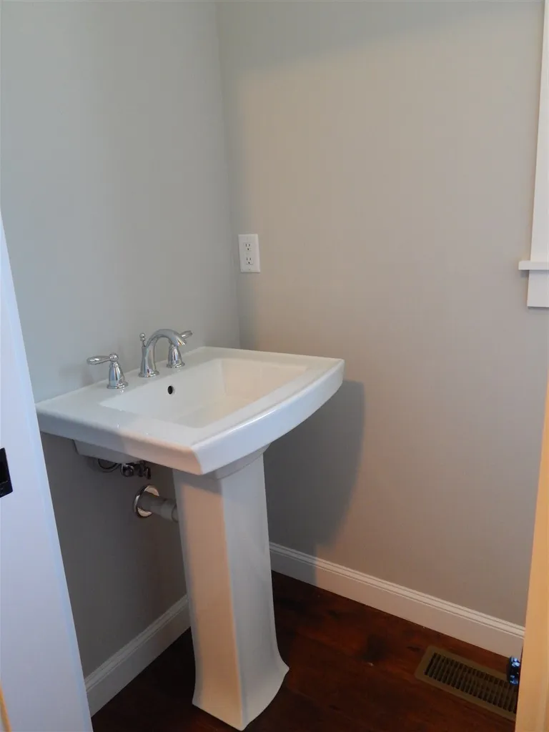 15 Lovering Road North Hampton NH 03864
