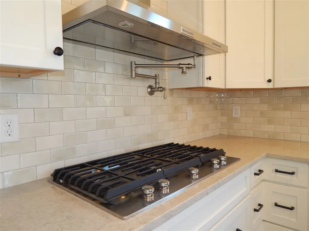 15 Lovering Road North Hampton NH 03864