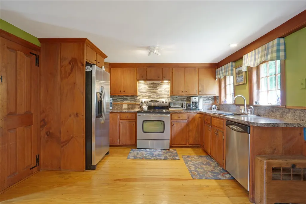 21 Meetinghouse Hill Road Brookline NH 03033