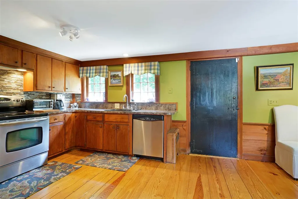 21 Meetinghouse Hill Road Brookline NH 03033