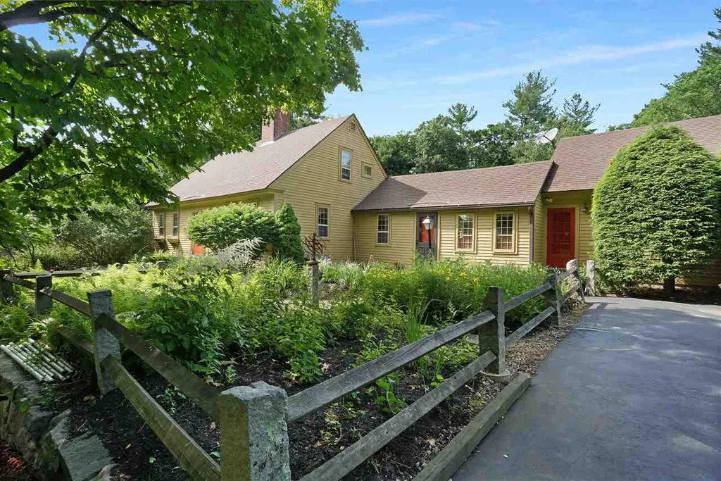 21 Meetinghouse Hill Road Brookline NH 03033