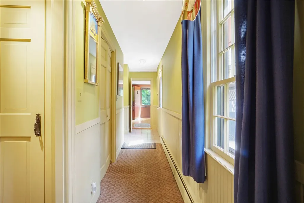 21 Meetinghouse Hill Road Brookline NH 03033
