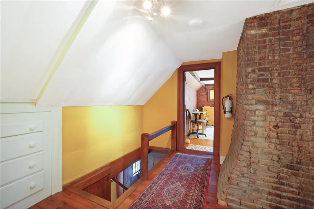 21 Meetinghouse Hill Road Brookline NH 03033