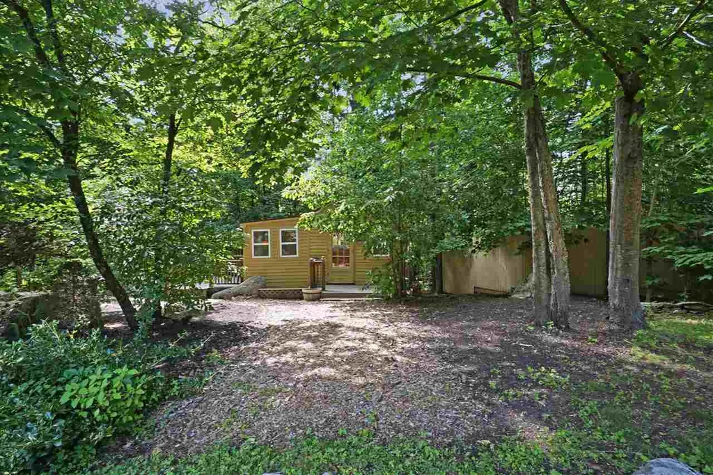 21 Meetinghouse Hill Road Brookline NH 03033