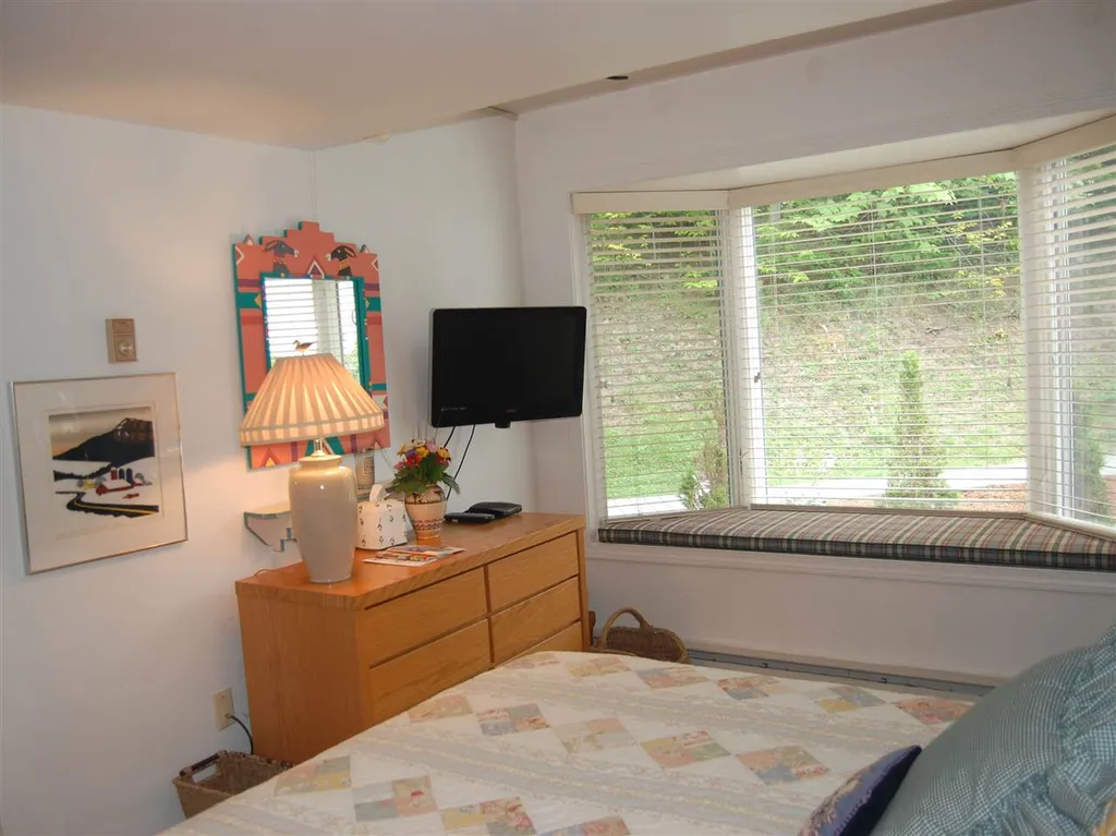 327 Bridges Circle Warren VT 05674