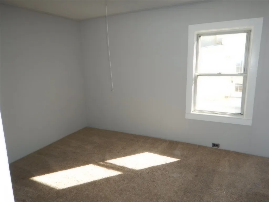 92 Ledge Street Nashua NH 03060