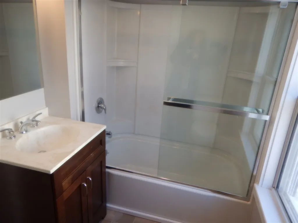 92 Ledge Street Nashua NH 03060