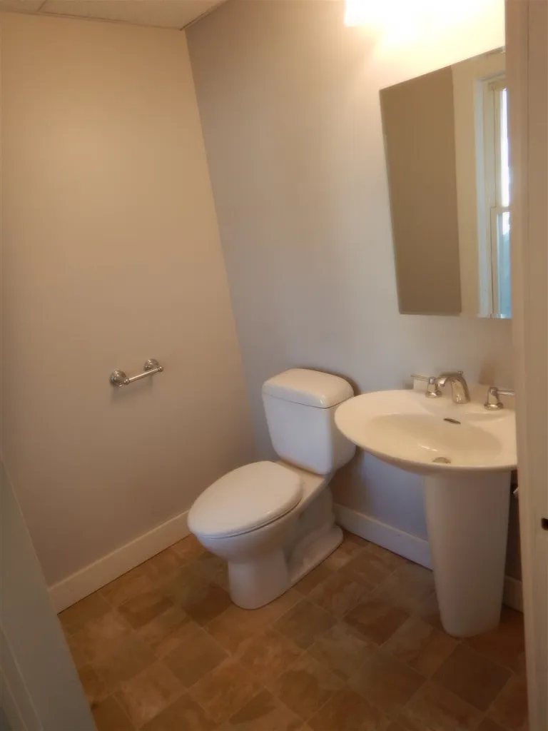 92 Ledge Street Nashua NH 03060
