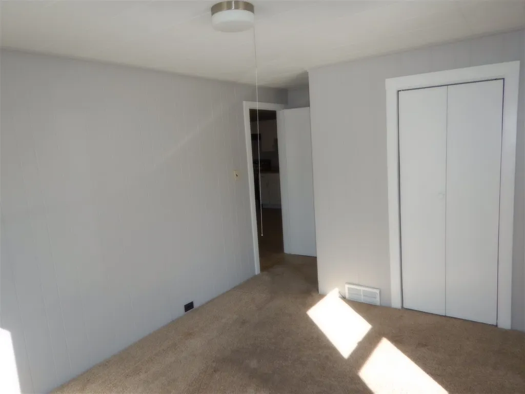 92 Ledge Street Nashua NH 03060