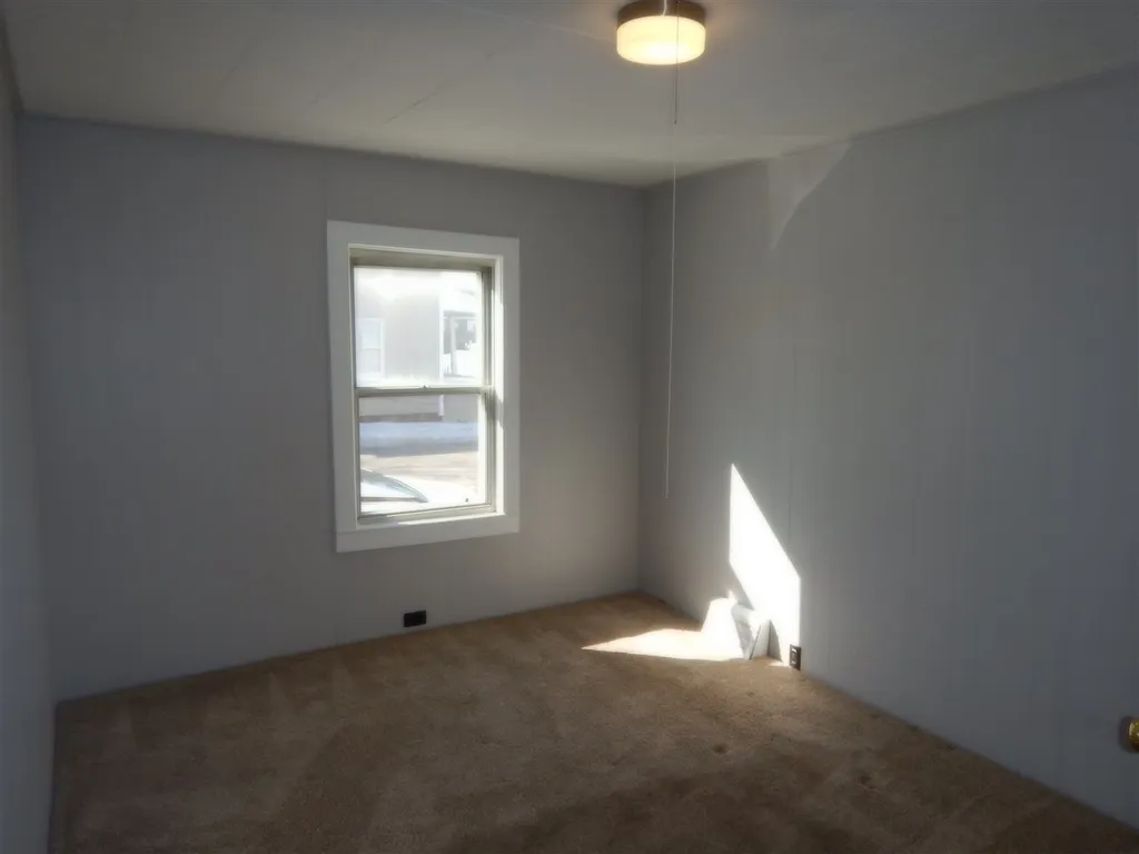 92 Ledge Street Nashua NH 03060
