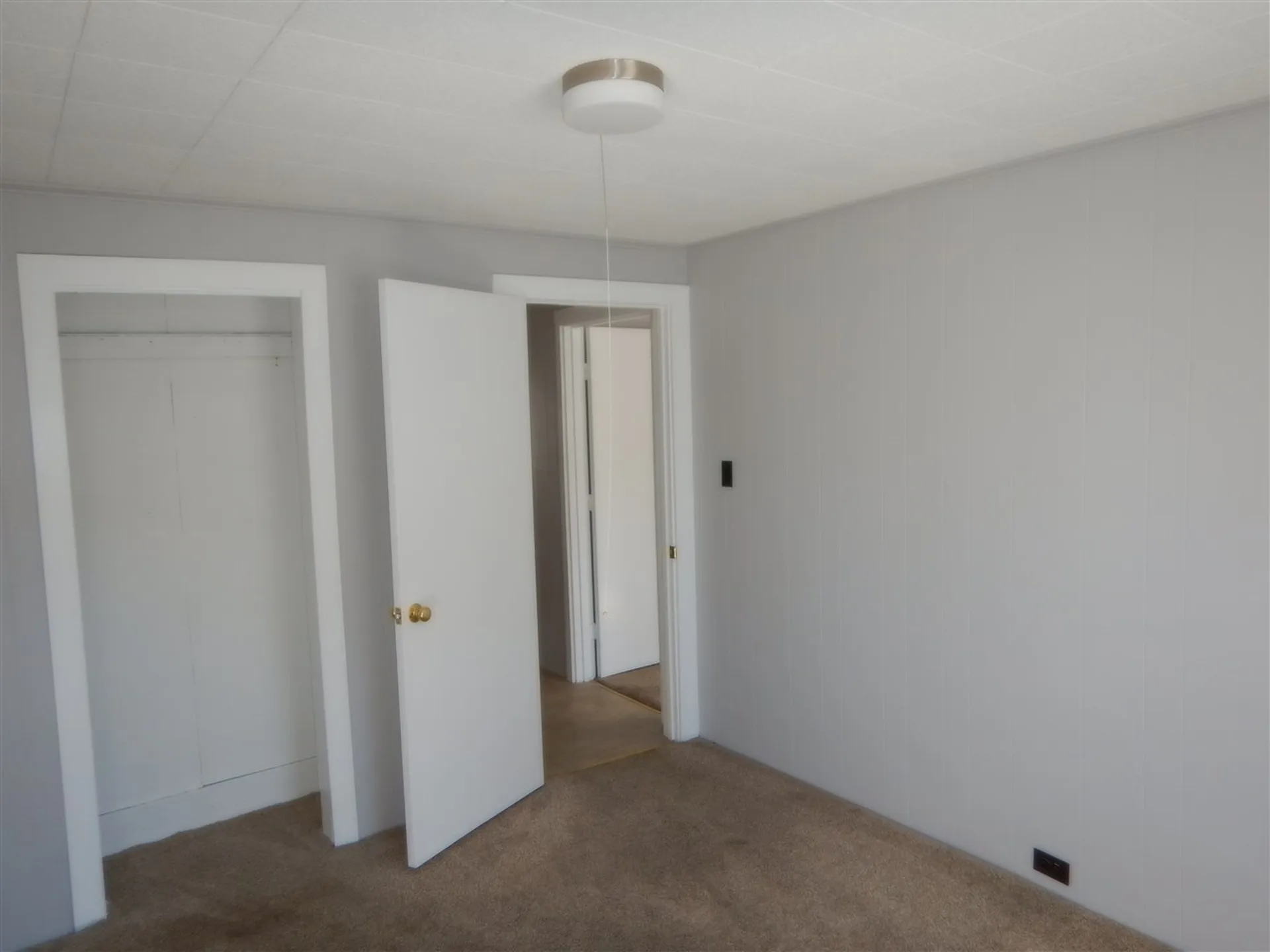 92 Ledge Street Nashua NH 03060