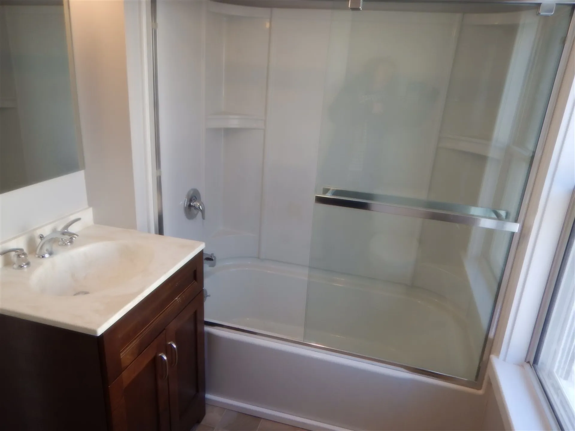 92 Ledge Street Nashua NH 03060