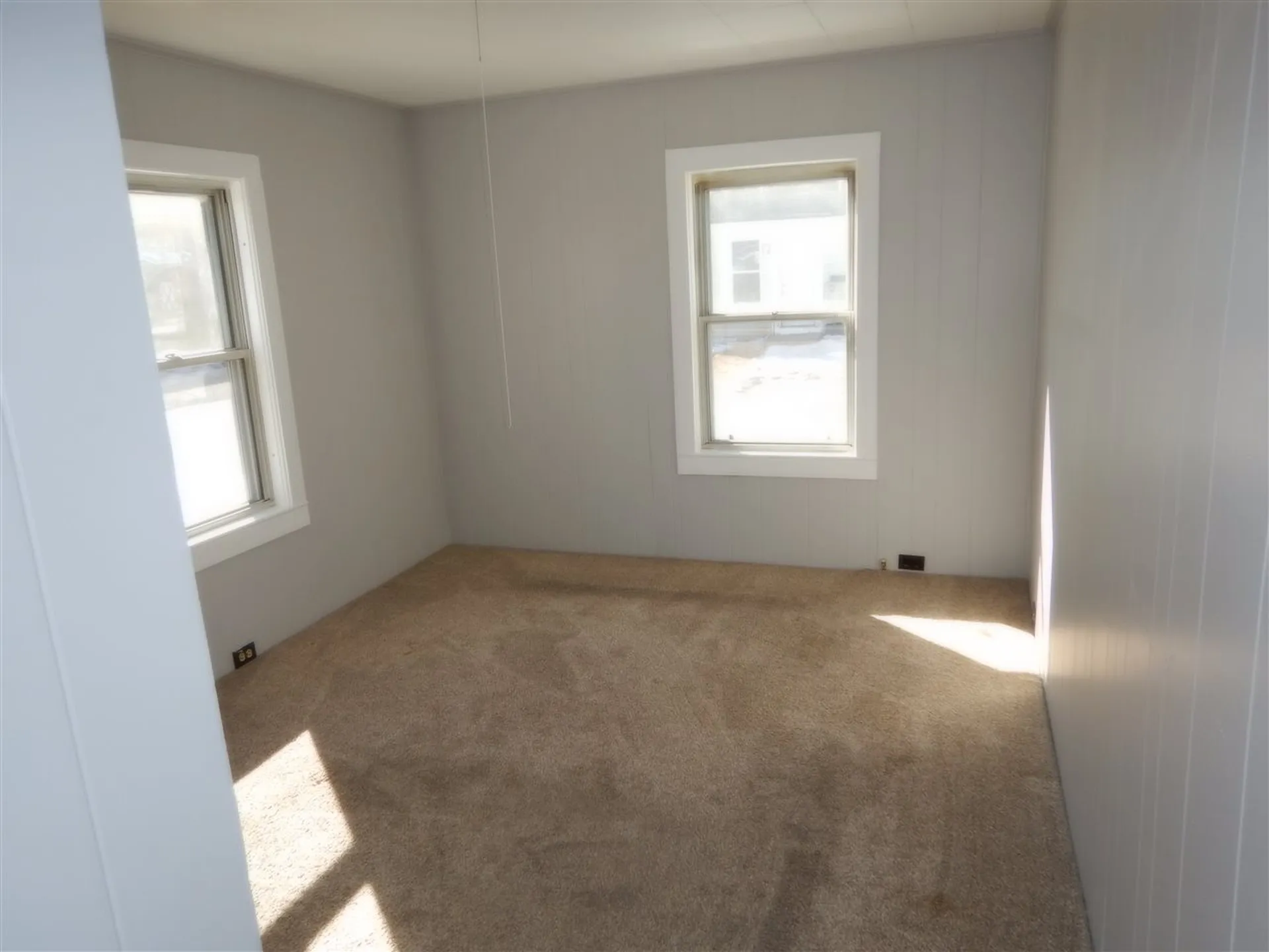 92 Ledge Street Nashua NH 03060
