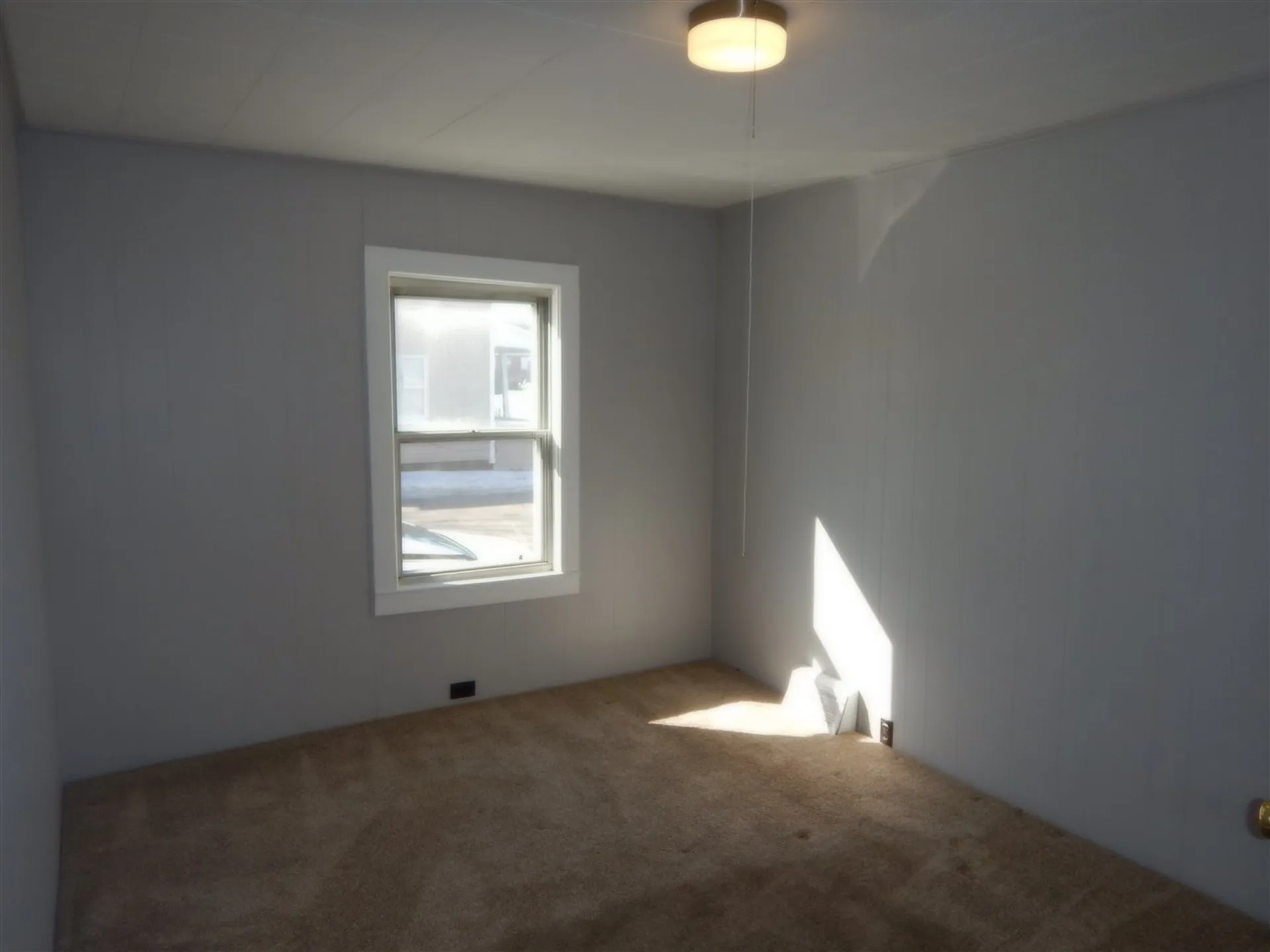 92 Ledge Street Nashua NH 03060