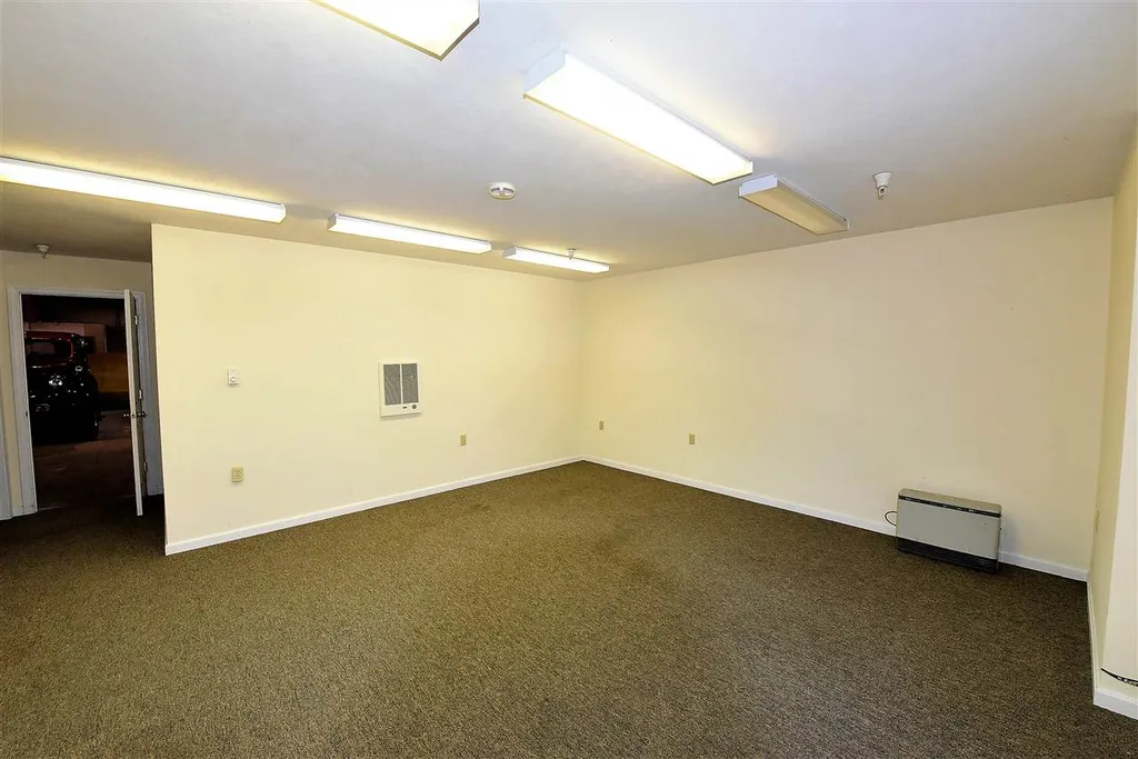 8 Continental Drive Exeter NH 03833