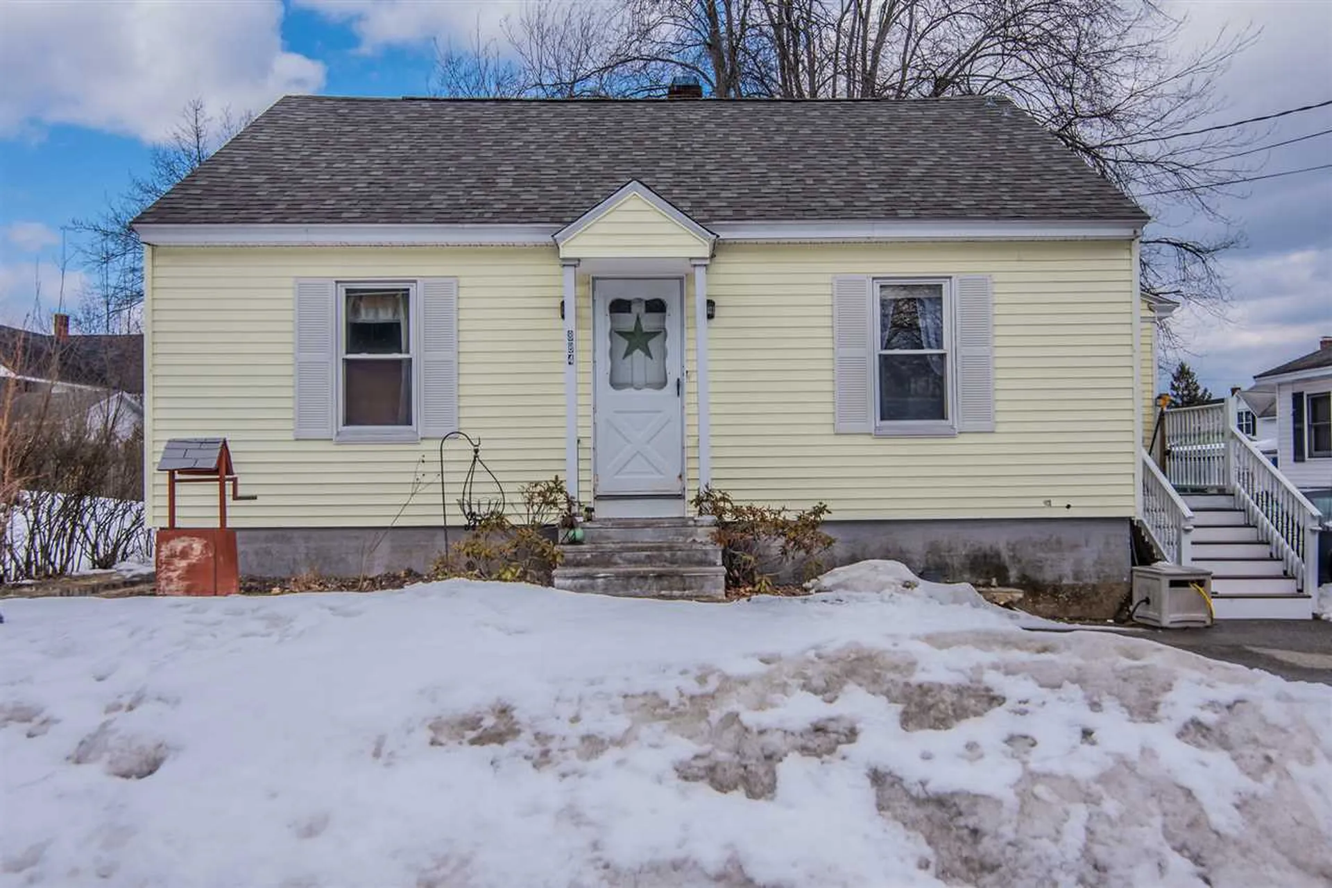 884 Dix Street Manchester NH 03103