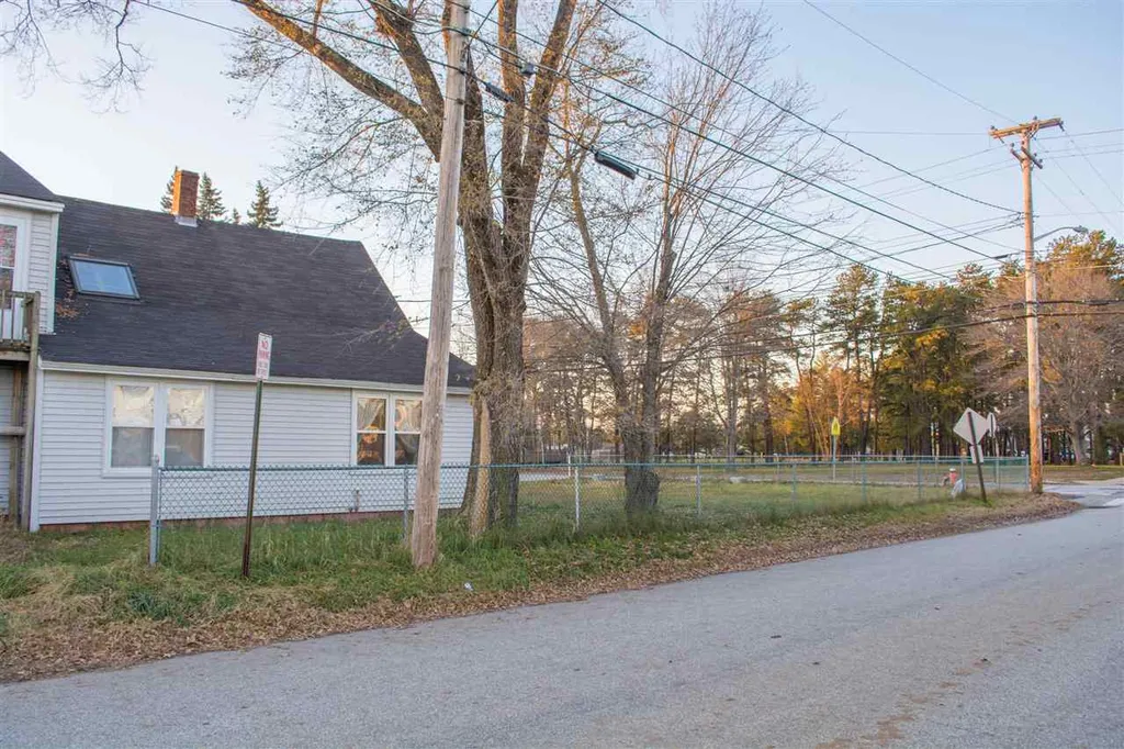 66 Pembroke Road Concord NH 03301