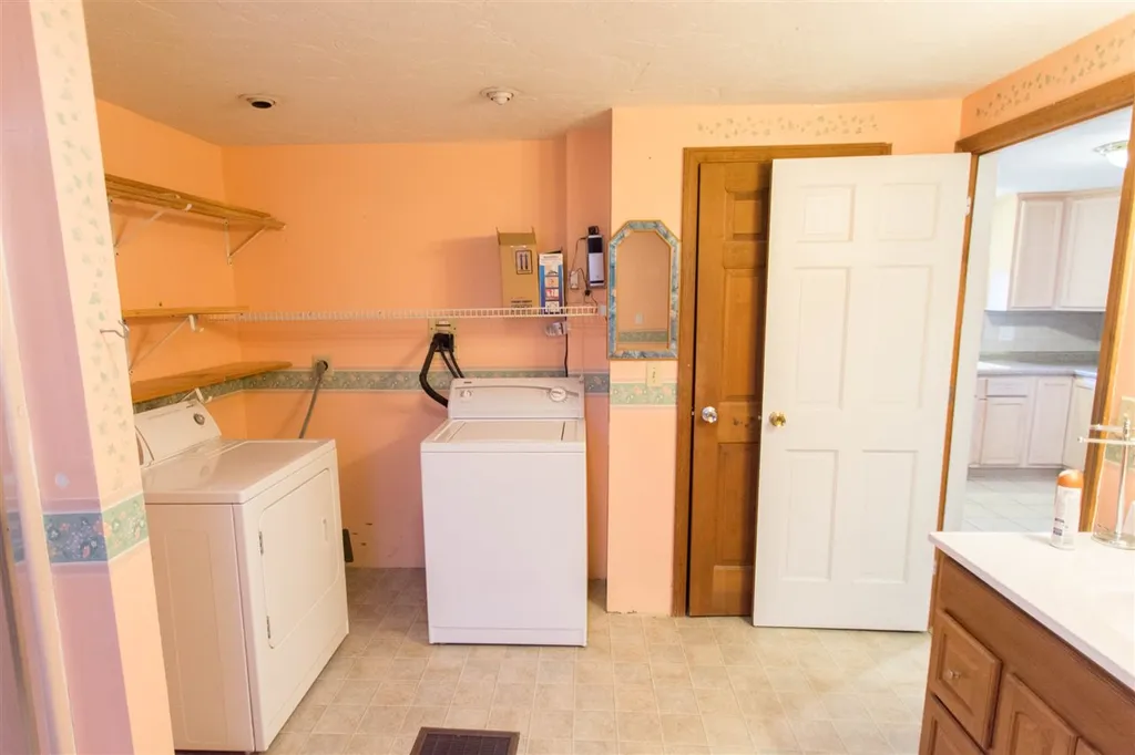 66 Pembroke Road Concord NH 03301
