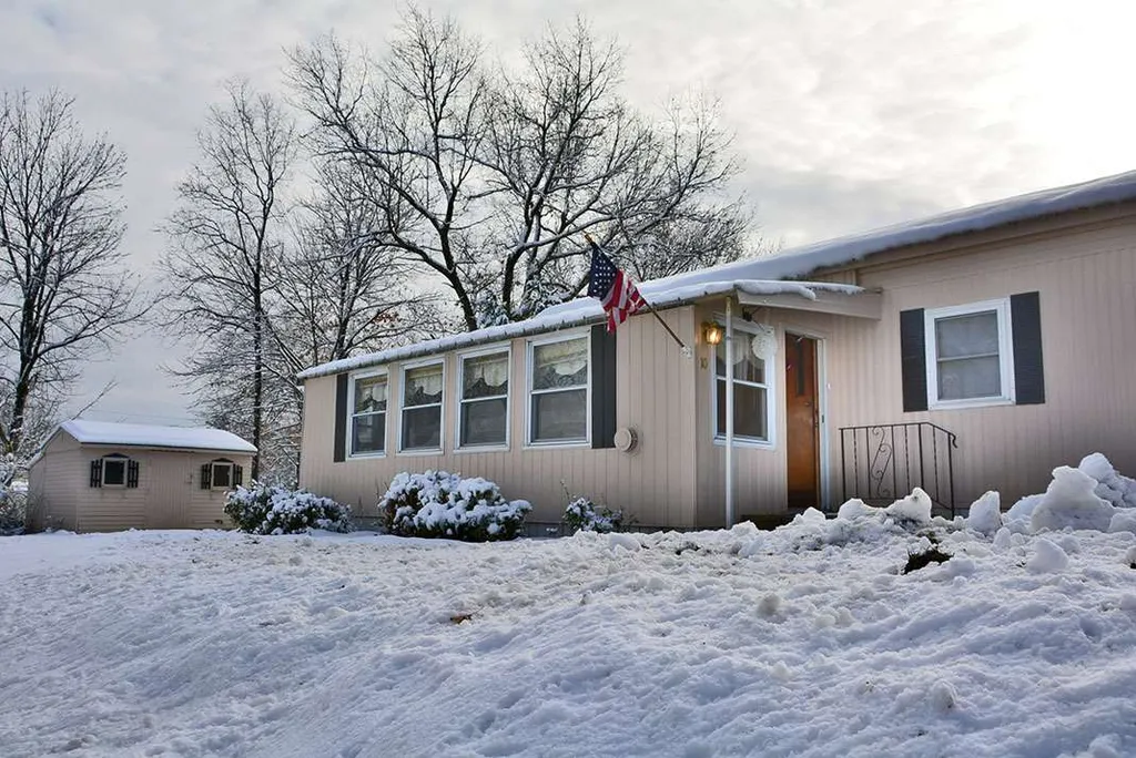 10 Oak Hill Drive Hampstead NH 03841