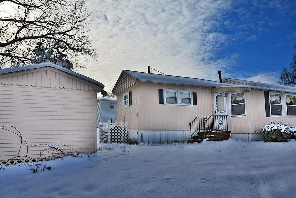 10 Oak Hill Drive Hampstead NH 03841