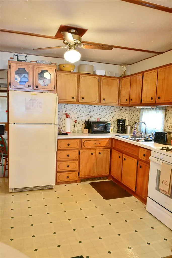 10 Oak Hill Drive Hampstead NH 03841