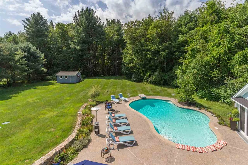 4 Seavey Pasture Road Stratham NH 03885
