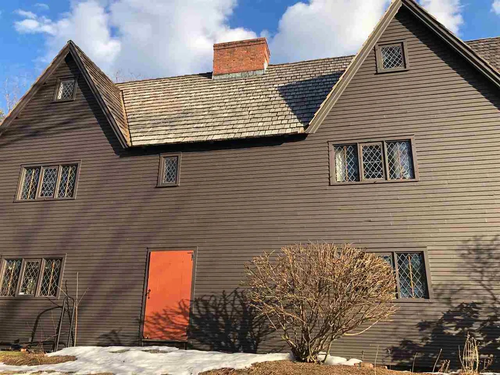 14 Walnut Hill Road Amherst NH 03031
