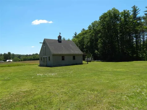 106 Pleasant View Road Bradford NH 03221