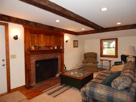 106 Pleasant View Road Bradford NH 03221