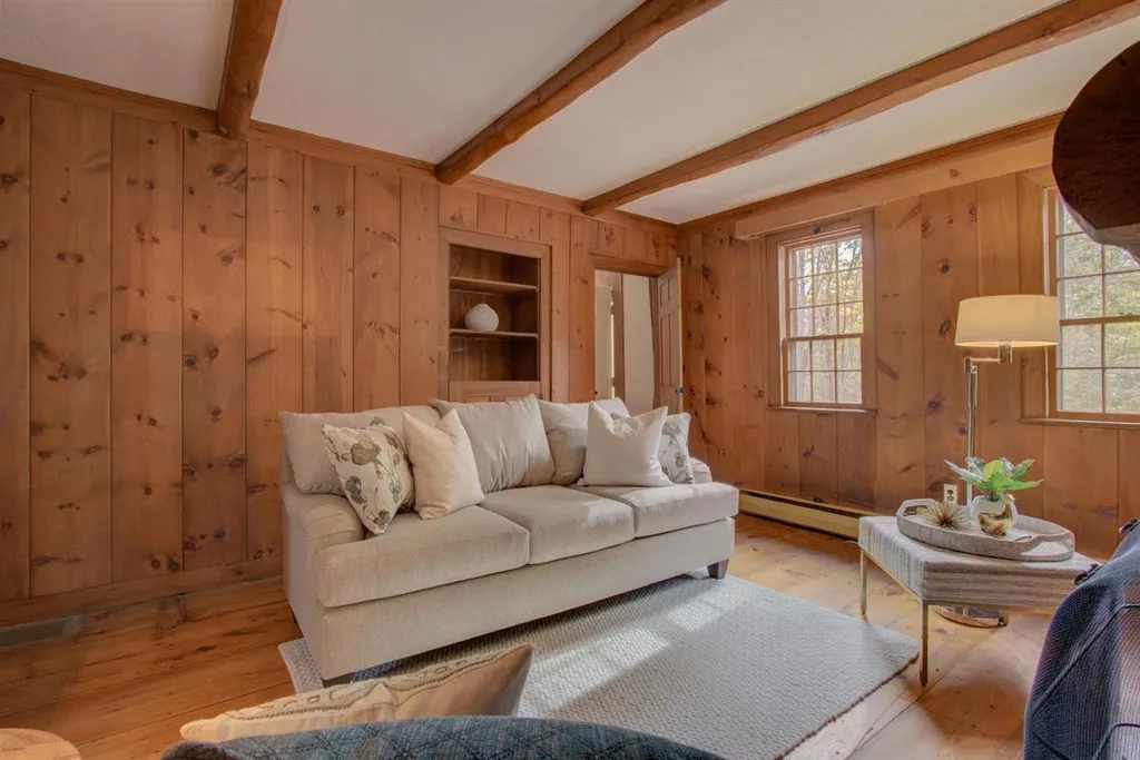 42 Little River Road Kingston NH 03848