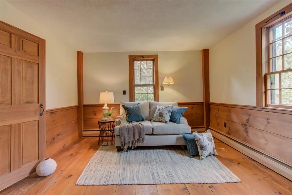 42 Little River Road Kingston NH 03848