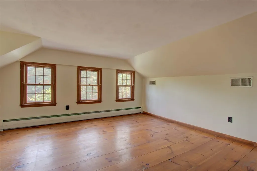 42 Little River Road Kingston NH 03848