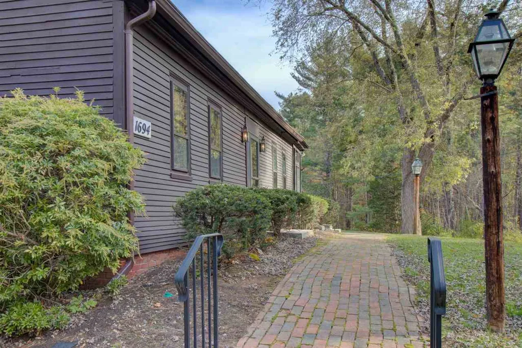 42 Little River Road Kingston NH 03848