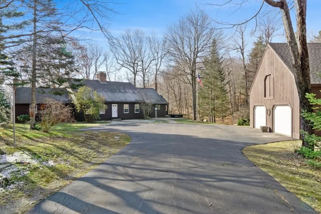 489 Hill Road New London, NH Real Estate Property MLS 4727372