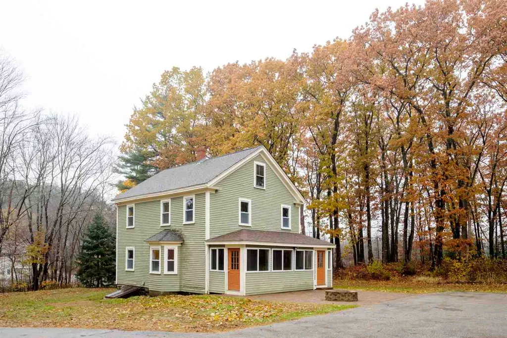 19 Kimberly Drive North Hampton NH 03862