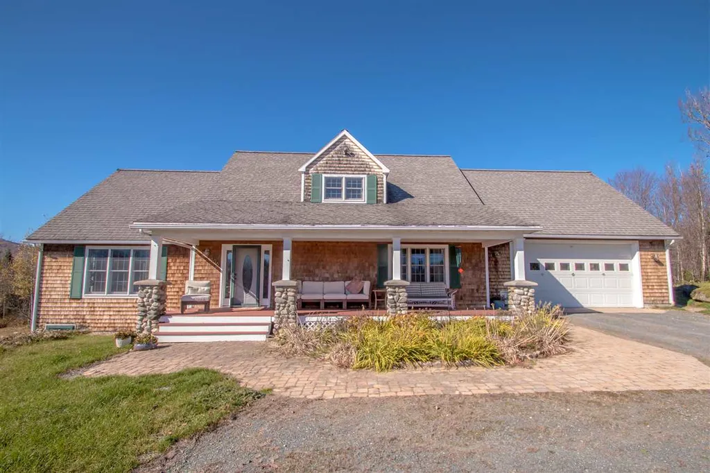 106 Mirror Lake Estates Drive Whitefield NH 03598