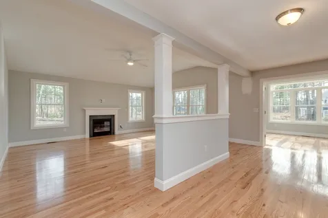 5 Horizon Drive Litchfield NH 03052
