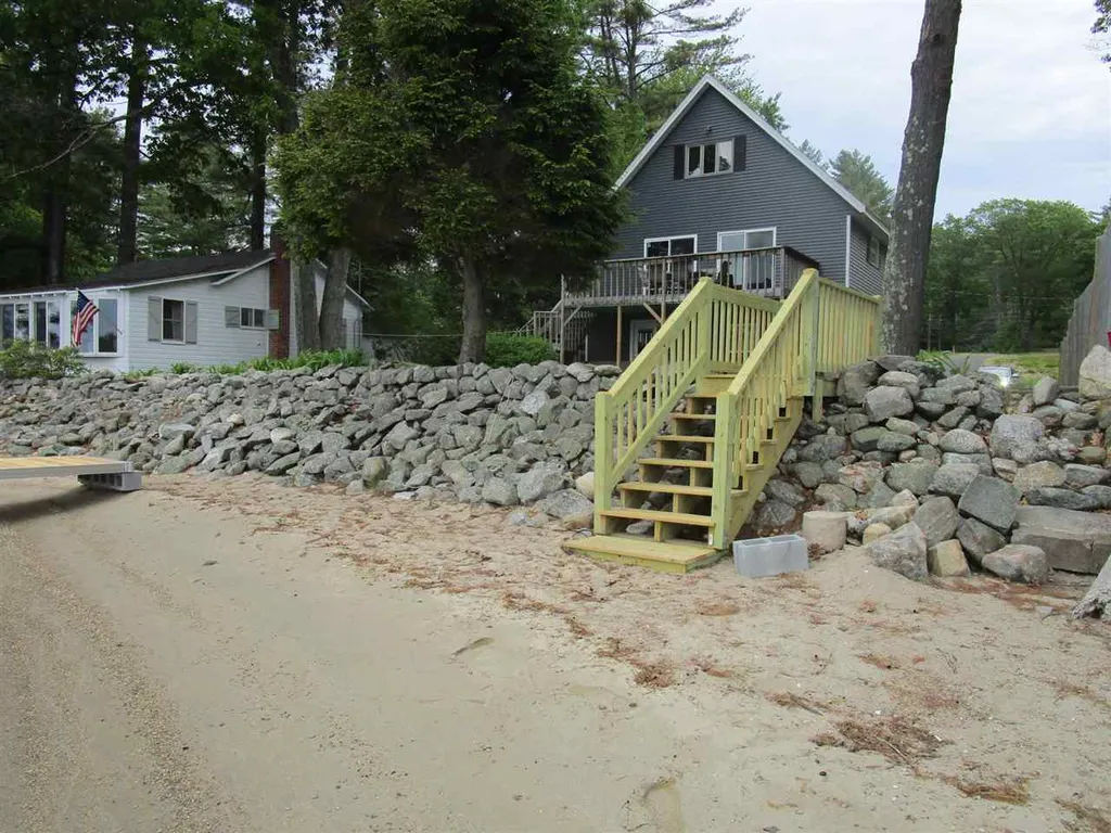 15 Pollard Path Bridgewater NH 03222