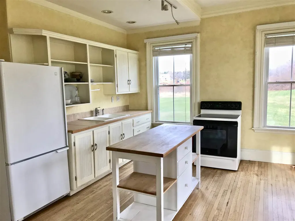 69 Atlantic Avenue North Hampton NH 03862